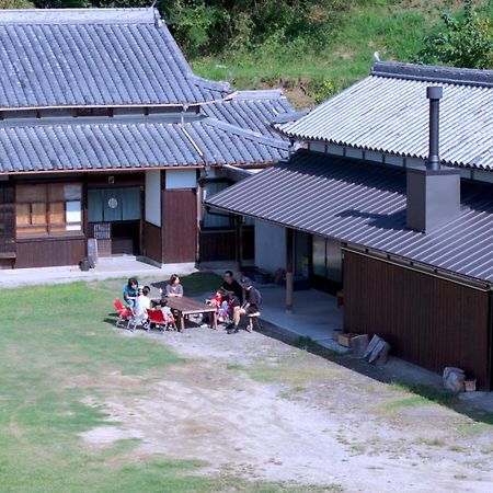 猫と図書館のある宿 草地家 Kusachike Minamiawaji Dış mekan fotoğraf