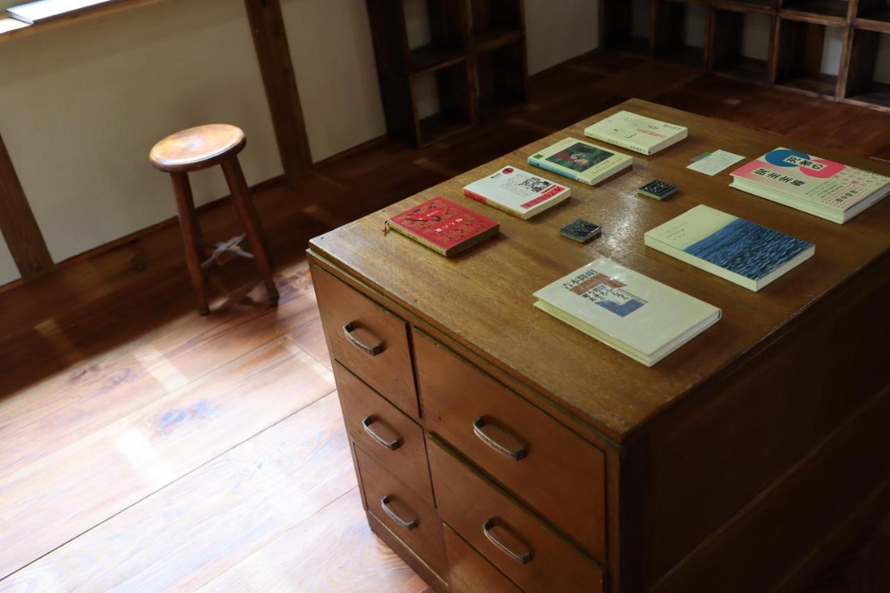 猫と図書館のある宿 草地家 Kusachike Minamiawaji Dış mekan fotoğraf